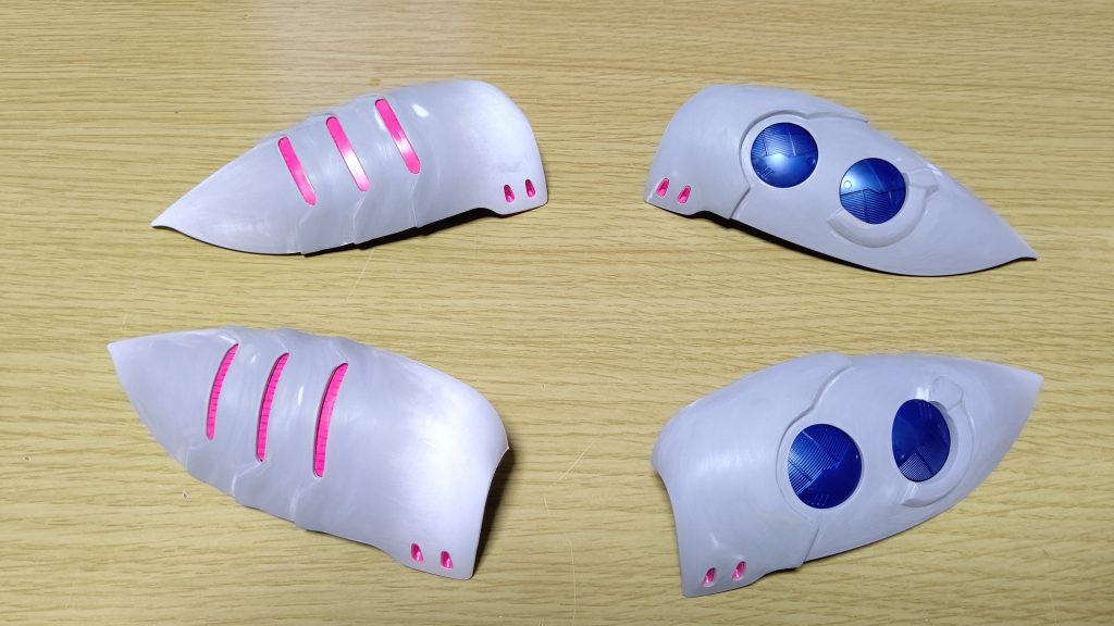 バインダーにパテでディティール追加。