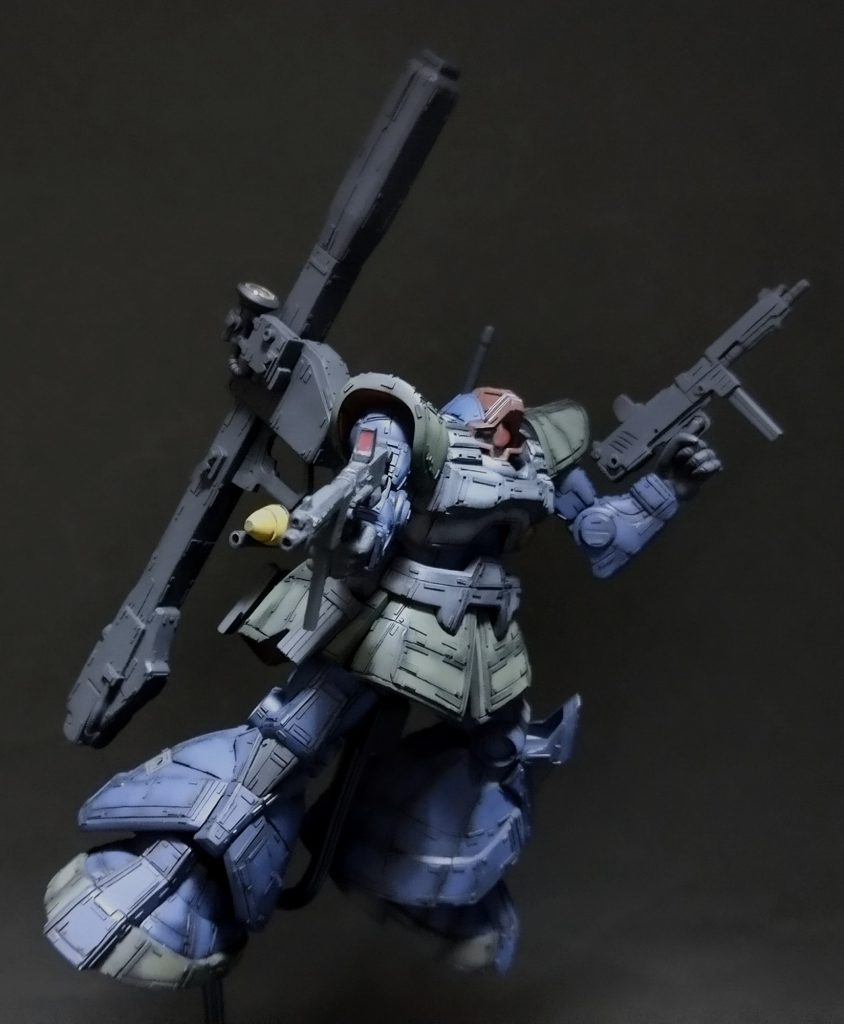 予備武装のMMP-80マシンガン二丁持ちできます！