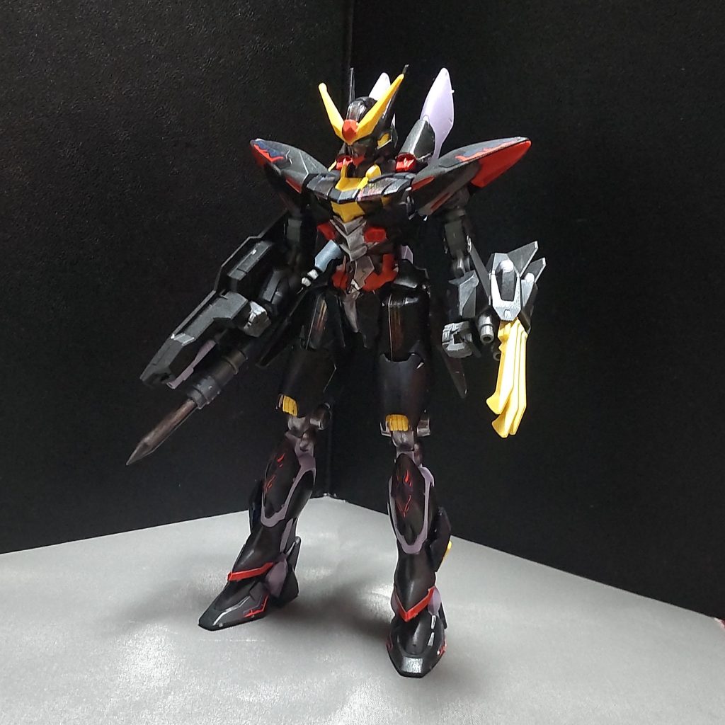 エアリアルの持っていた武装はガンビットを含め全て外しましたが、肩についてあるガンビット２基は脚部のスラスターとして移植しています。