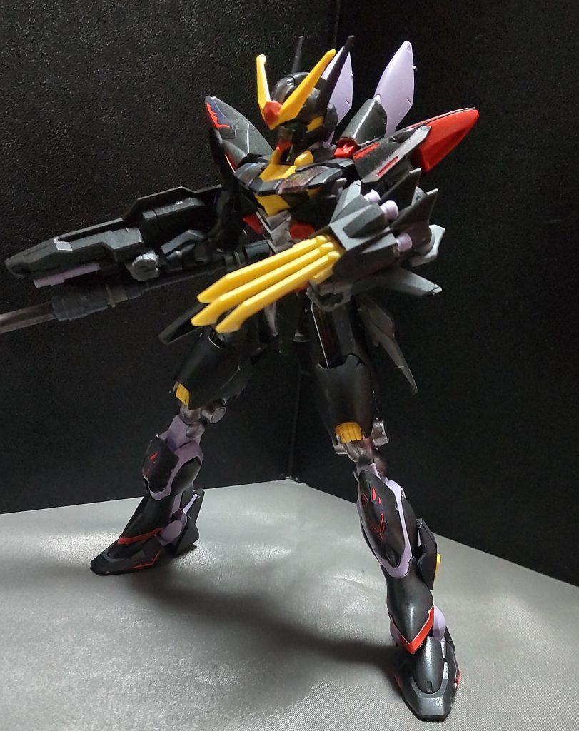 ○ライトニングクローグレイプニールのピアサーロックの代わりに付けた爪タイプの武装で、これはNダガーNのタイプを参考にしています。引っ掻いたり、突き刺したりする他にも武器や腕を引っ掛けて払う等の使い方もできます。