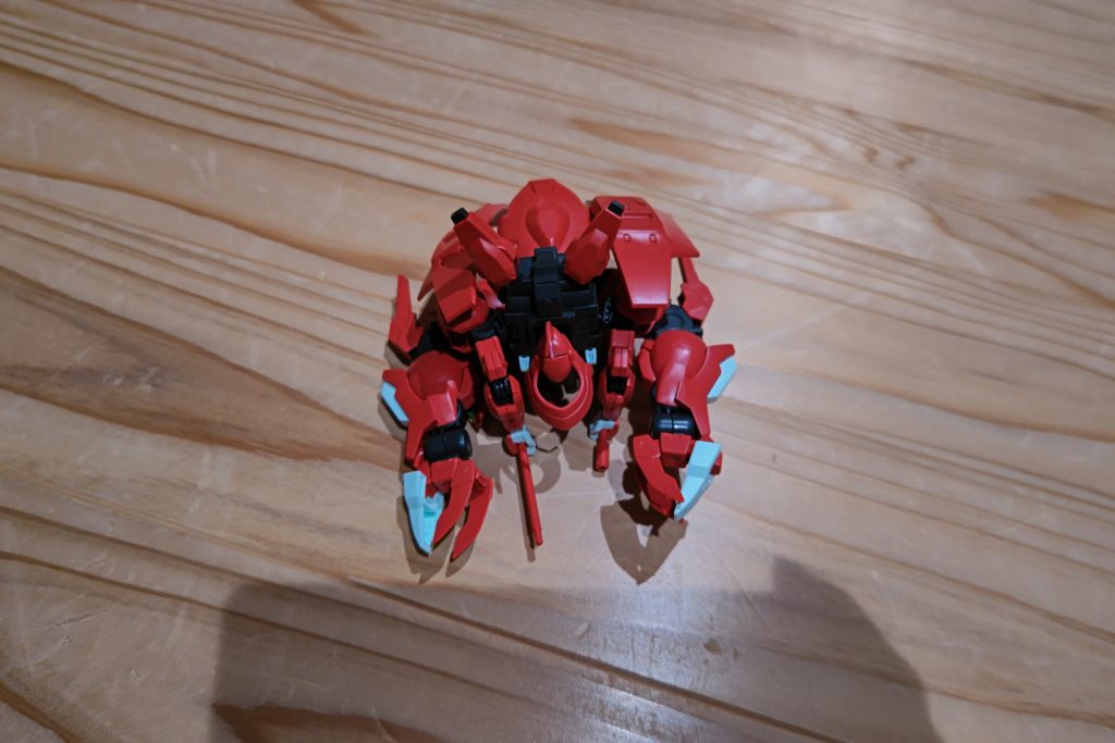 バック？でも、ブースターは正面に集中しているから、進まない？