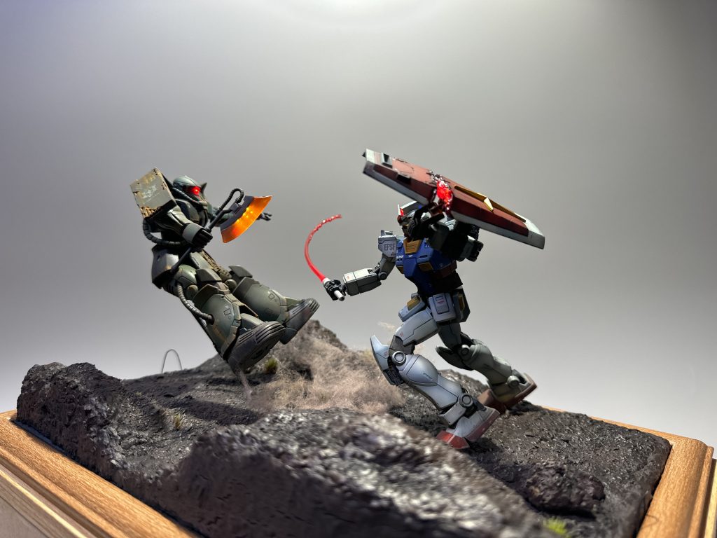 土台はコルッキーを使って、ウェザリングマスターで仕上げました。 艶消しクリアーを塗装したら艶が出てしまいました。💦