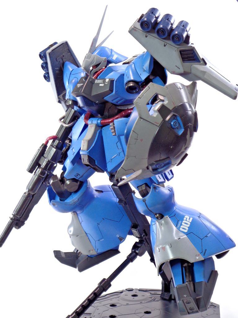 重い割に関節がふにゃふにゃでポージングできません;つД｀)