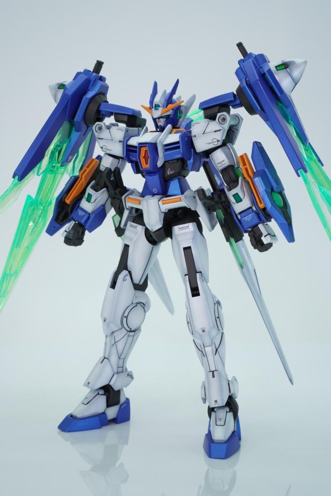 メタリック系のカラーリングが似合うと判断し、青色部分は偏光パールで青↔️紫にし、白はいつも通りムーンストーンパールによる塗装にしています。