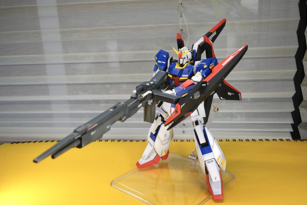 sight change in the Hyper Mega Launcher's colour and added detail using pla-plate and Bandai's accessories.