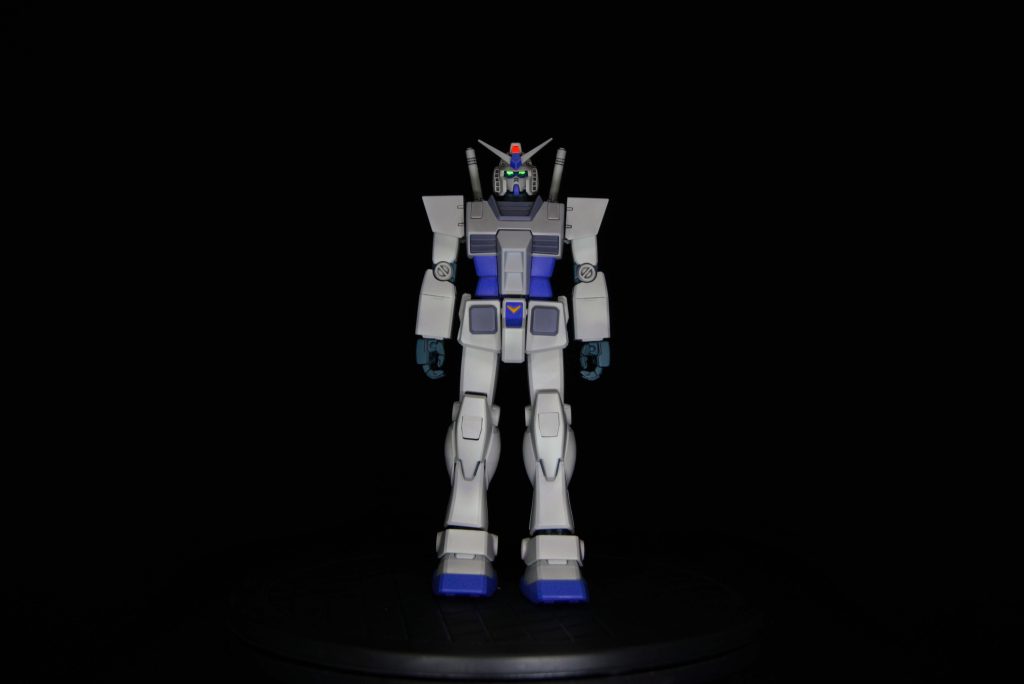 こちらも、メインカメラ、ツインアイを蛍光色で塗装、ブラックライトで光ります。