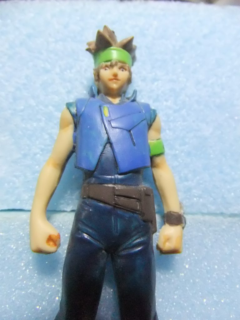 MG ブルーフレームを初版で購入した際にさらっと塗った完成品デス💦今回はこのロウ・ギュールのフィギュアをリペイントして行きます。