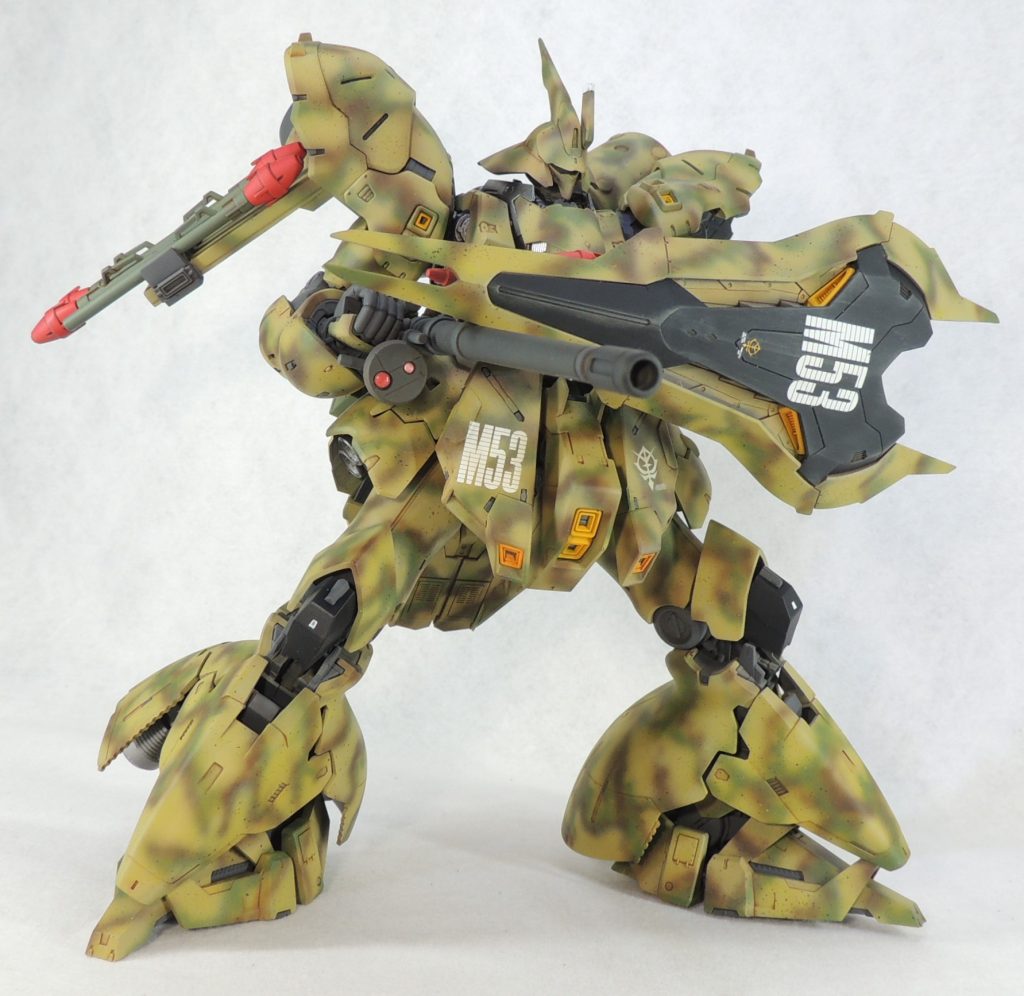 ランゲ・ブルーノ砲・改を構えたところ。