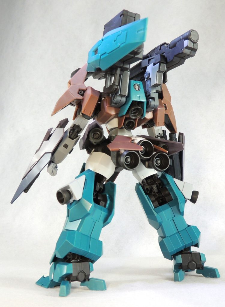 世界観の違うキットを、何かのモチーフに寄せたり、別の機体に見立てて製作するのは、創造力を刺激されて楽しいものです!