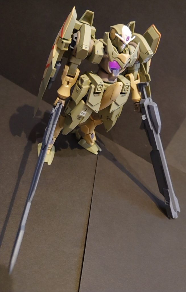 カーキとライトブラウンの成型色でTYPE.GBF仕様のアーミーなカラーリングです。