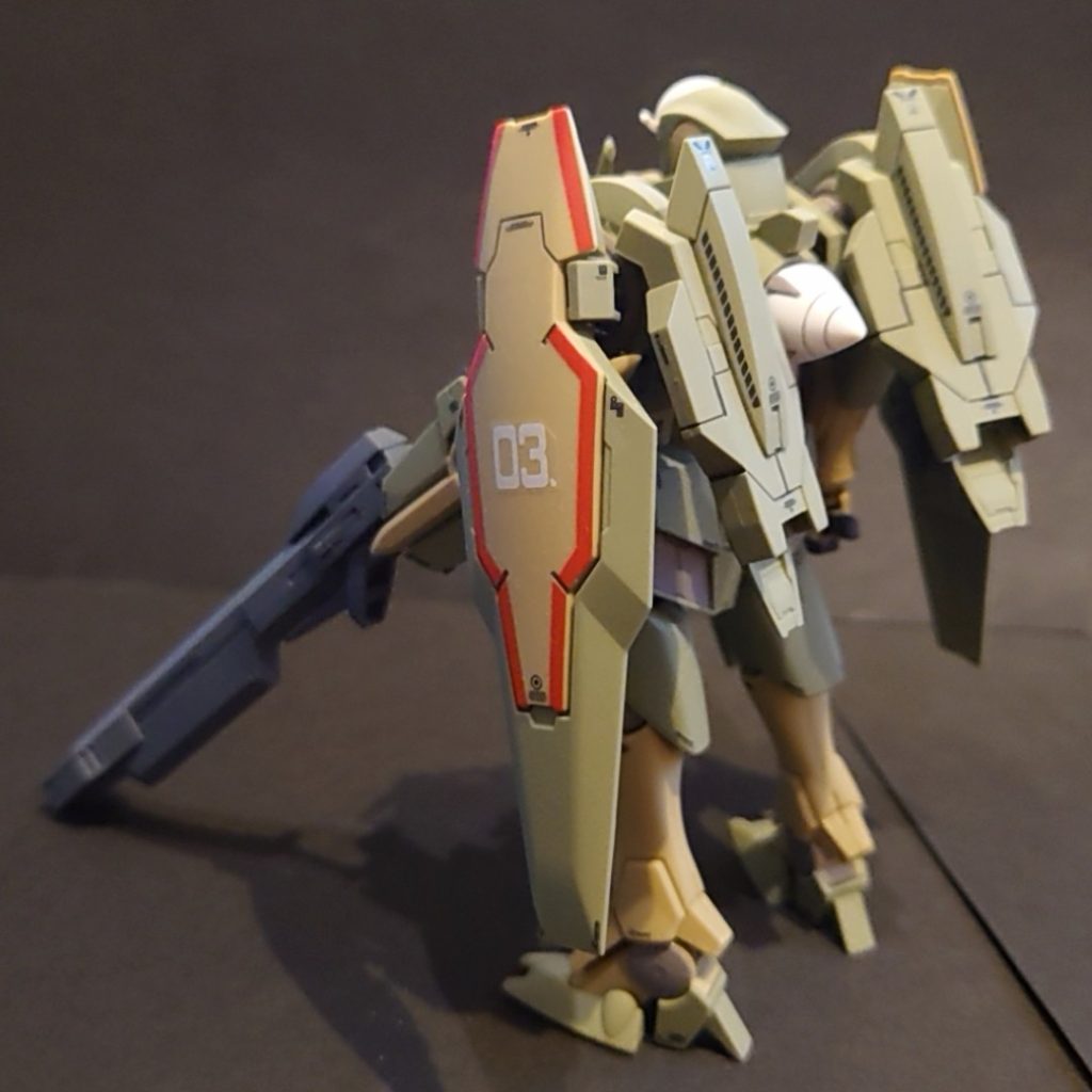 手抜き仕上げと言いつつ、デカール貼り付けに一番時間かかってます。