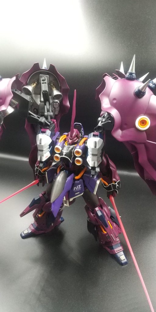 足元のシナンジュのパーツを塗装失敗したままなので、あとで治して投稿します。