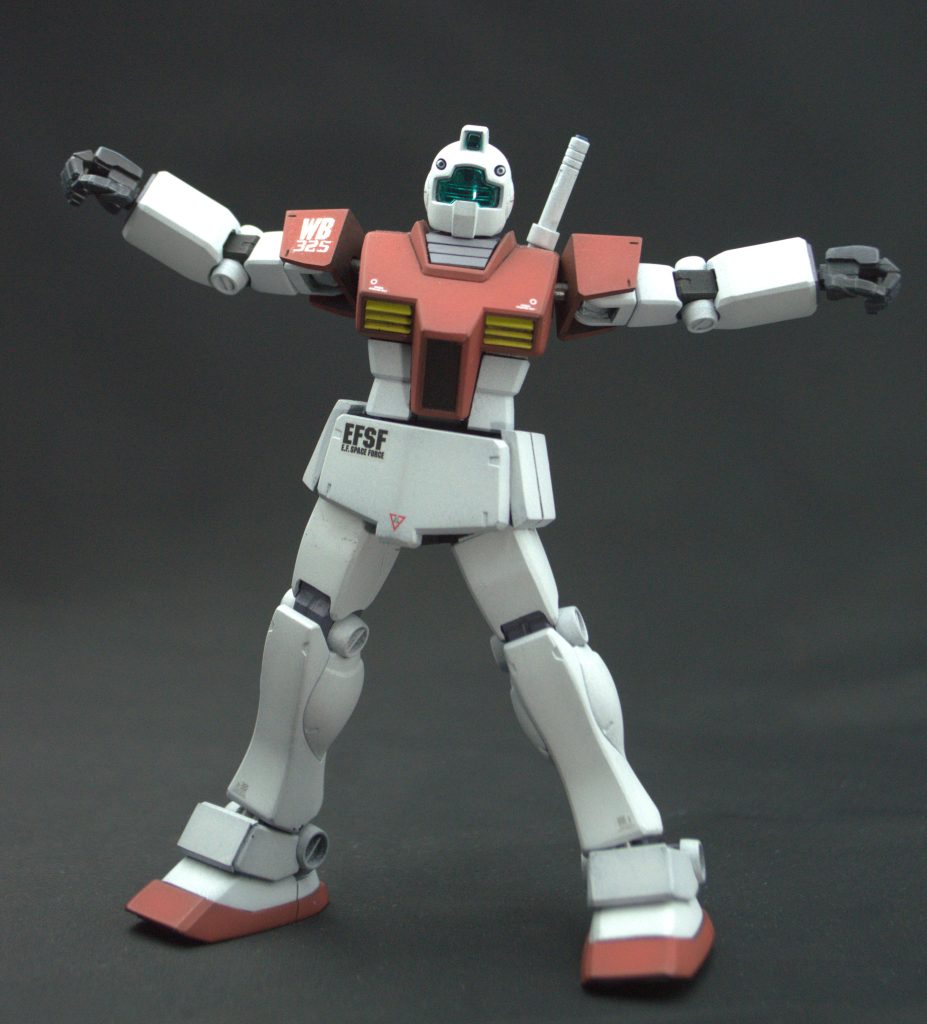 肩に関節技をL字になるように埋め込み、胴体側の受け軸で上下に、関節ジョイント部分で前後にスイングできるようにしました。