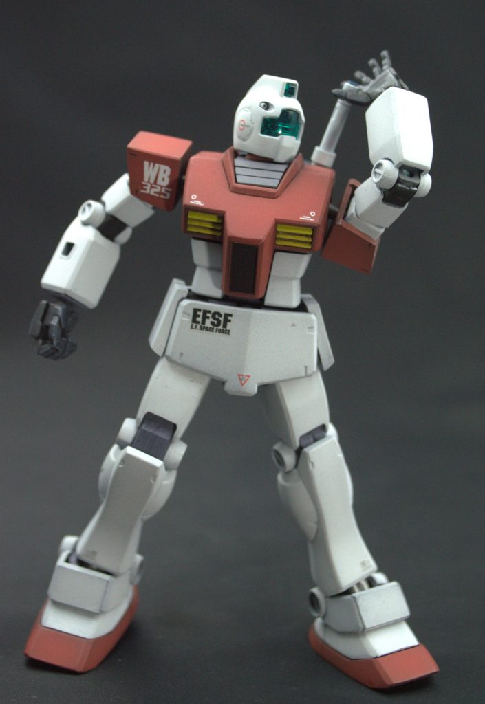 サーベルラックに手を伸ばすこともできます(若干届き切らない…)