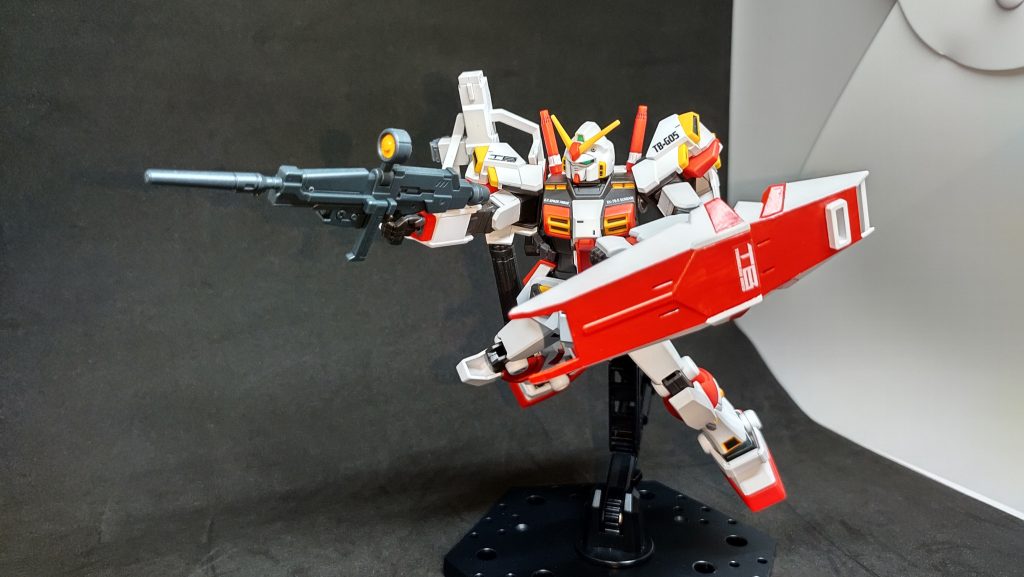 ビームライフル。5号機はBst装備でア·バオア·クーまで戦っているので。