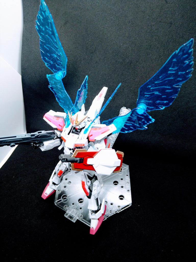 アブソーブシールドの黄色部分は、ウレヒーロの光沢メッキゴールドを使っています。ウレヒーロの塗料値段見てビビりました。50mlで3500円です(笑)