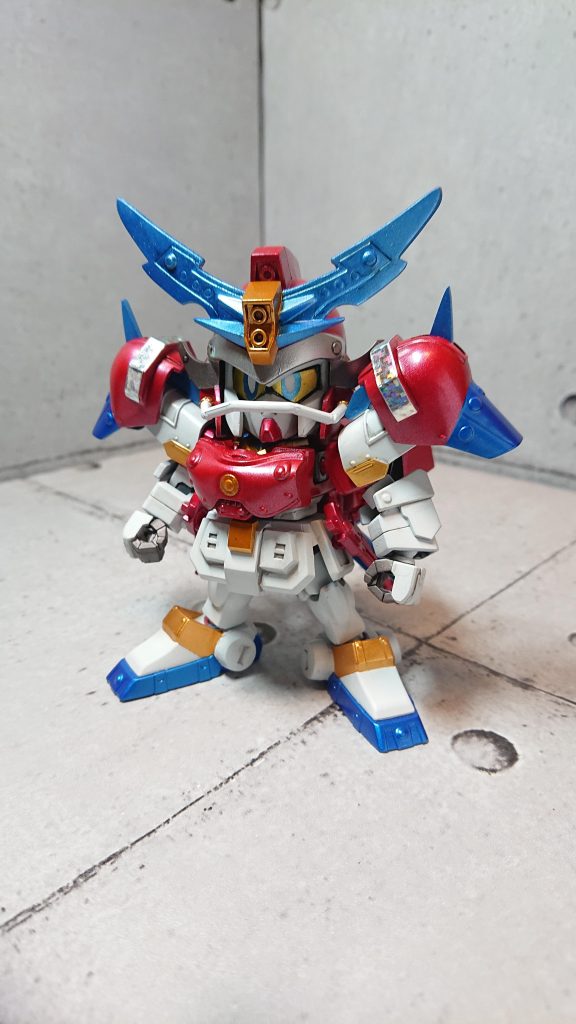 武者形態。ツインパルサーを腰にマウントして元ネタ機体風に。フェイスガードは切って繋いでいい感じの角度に。