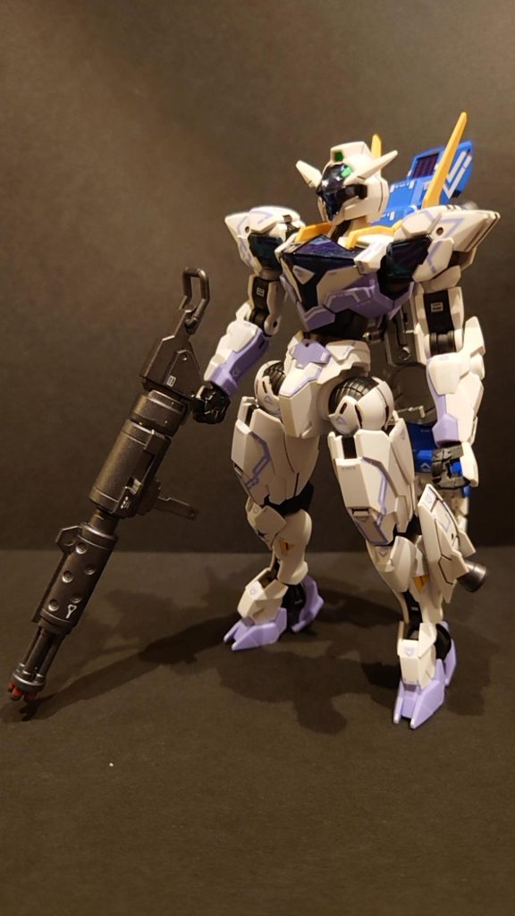 手持ち武器がないので、デミトレーナー拡張パーツセットのガトリングガンを持たせてます。