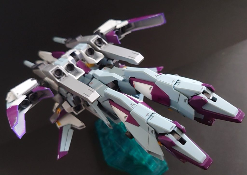 飛行形態大気圏内、宇宙空間どちらでも運用可能であり、単機での大気圏突入も可能である。