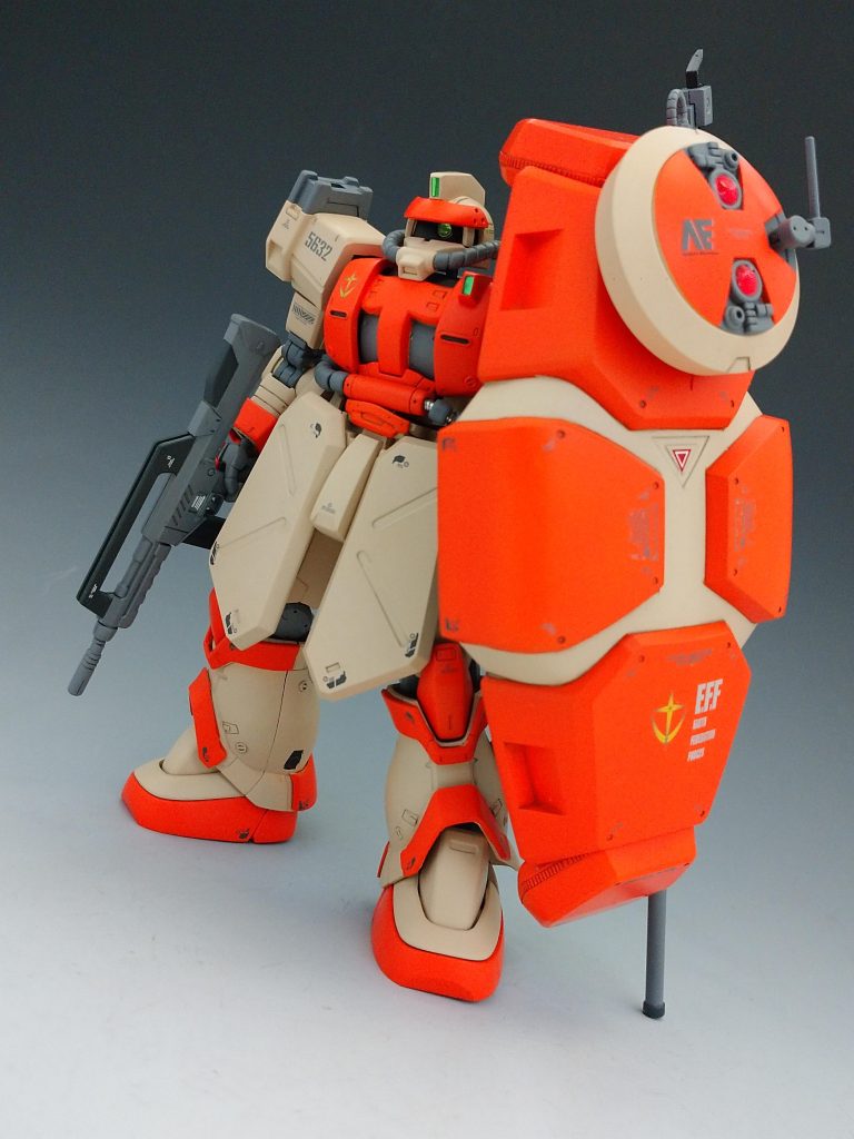 GPｰ02のシールドに大型センサーを追加して射撃性能を上げる…と妄想してますがシールドが重たくて実際にポージングさせる事が難しいです(笑)