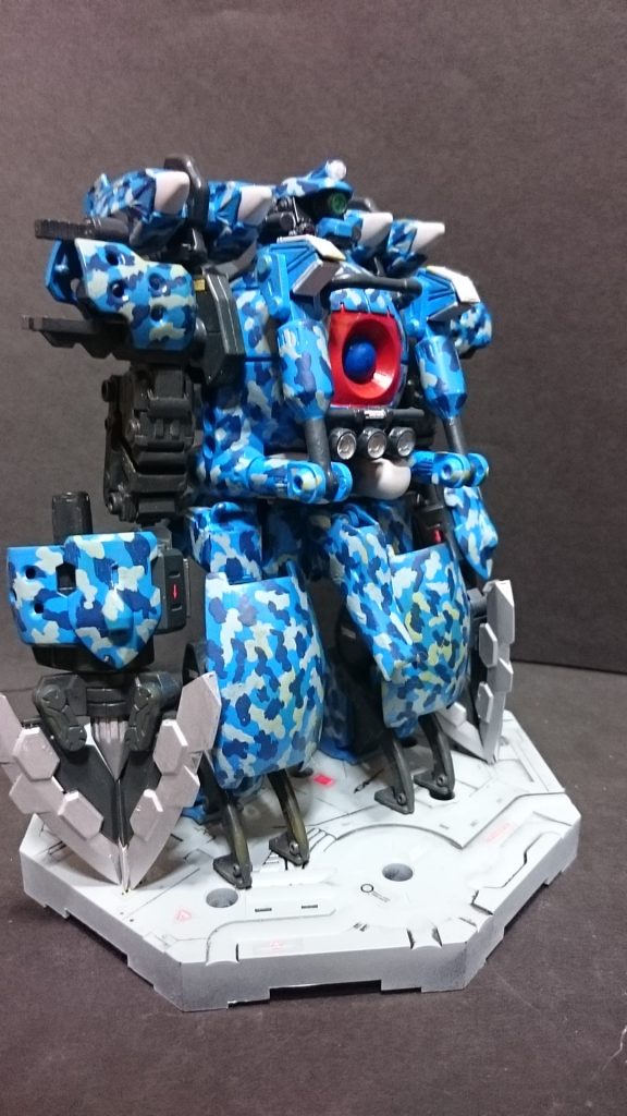 右斜め前方コアが旧キットのボールです。