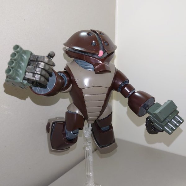 アッガイ・ダブルナックル