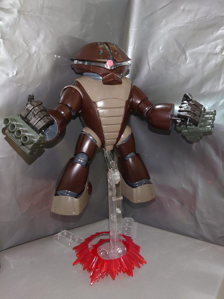 特殊動作★やぁってやるぜ‼　↙→↘↓↙←↘+弱キック(BASARAゲージ1本消費)巴「うひょーwwみなぎってきたァァァ‼」発動するとスピードアップゲージが出現。攻撃力が半減する代わりに、移動速度が75%上昇し、通常技のヒット数が弱攻撃は2発、強攻撃は3〜4発になるとともに、必殺技は常時多段ヒットするようになる。効果はスピードアップゲージがなくなるまで続く。発動直後は無防備になるので、敵機のダウンを奪ってから発動させるとよい。〜羽丘女子学園生徒会報より〜