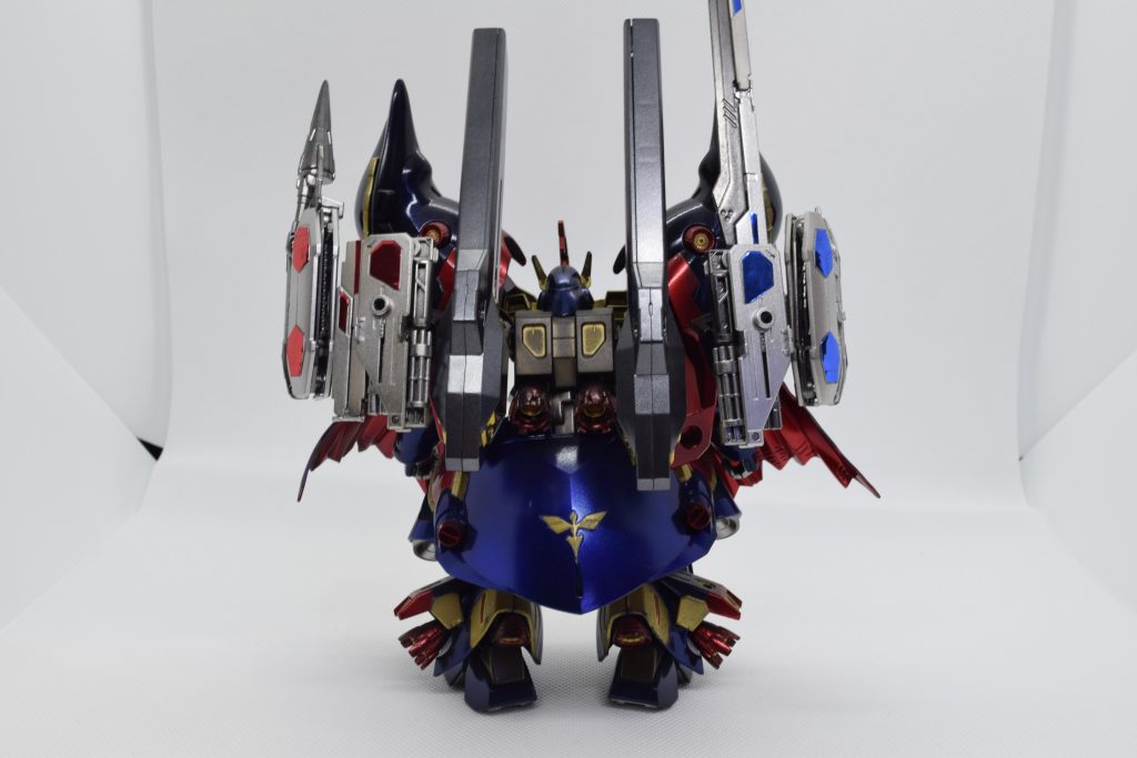 背面には十特ナイフこと、マーキュリーレヴをマウント