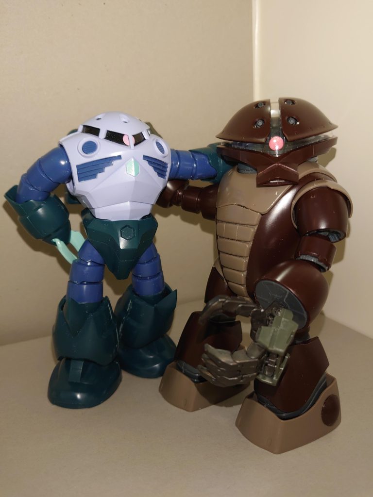 姉の巴が制作したアッガイと共にこれが一番やりたかったポーズでした。 次回は宇宙世紀から離れ「手長短足のアイツがまさかの大変身⁉」。 前回のRoseliaメンバー・白金燐子による作例は→https://gumpla.jp/hg/1672726