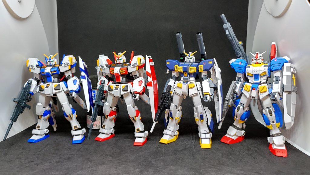 並べてみました。FAガンダム７号機だけキットのリリース時期が違うので、少しスタイルなど違ってる印象です。