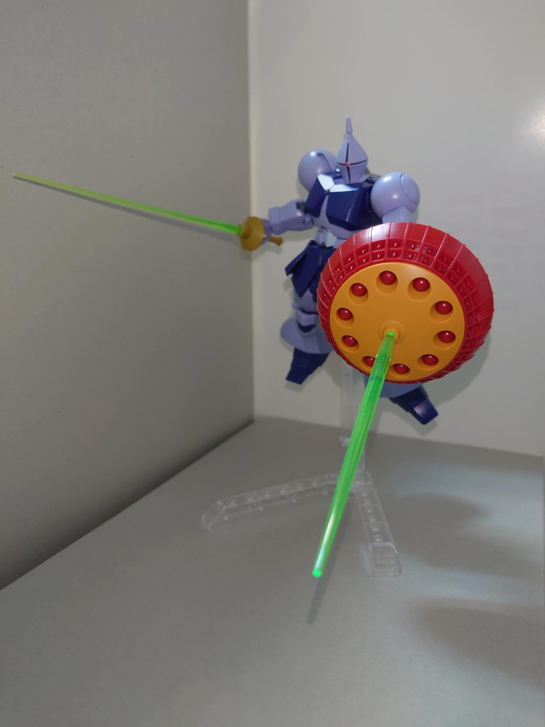 たえ「射撃武器が貧弱なギャンの欠点を解消するため、ゲルググのビームライフルを装備したり、シールドにビーム砲を追加したりと試行錯誤した、サザキ3きょうだいには頭が下がります」 〜花咲川女子学園生徒会報より抜粋〜