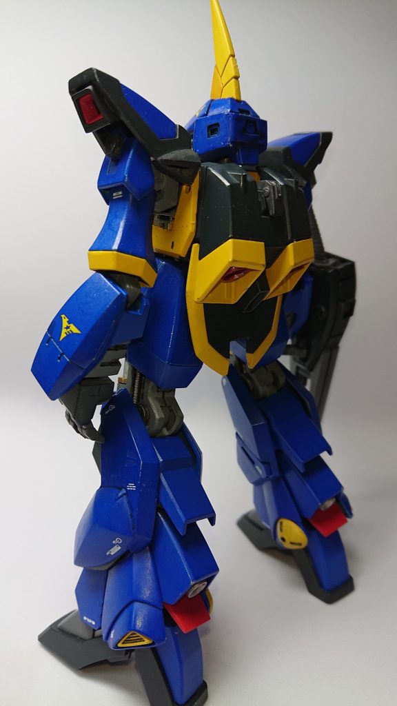 バックパック等後部はキットのまんまです。