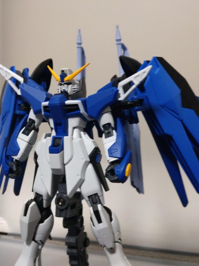 少しぼやけてます。墨入れは保留にしてあります。うまく影が当たると自然で綺麗だったのと墨入れをするなら青系がいいかなと迷った結果です。