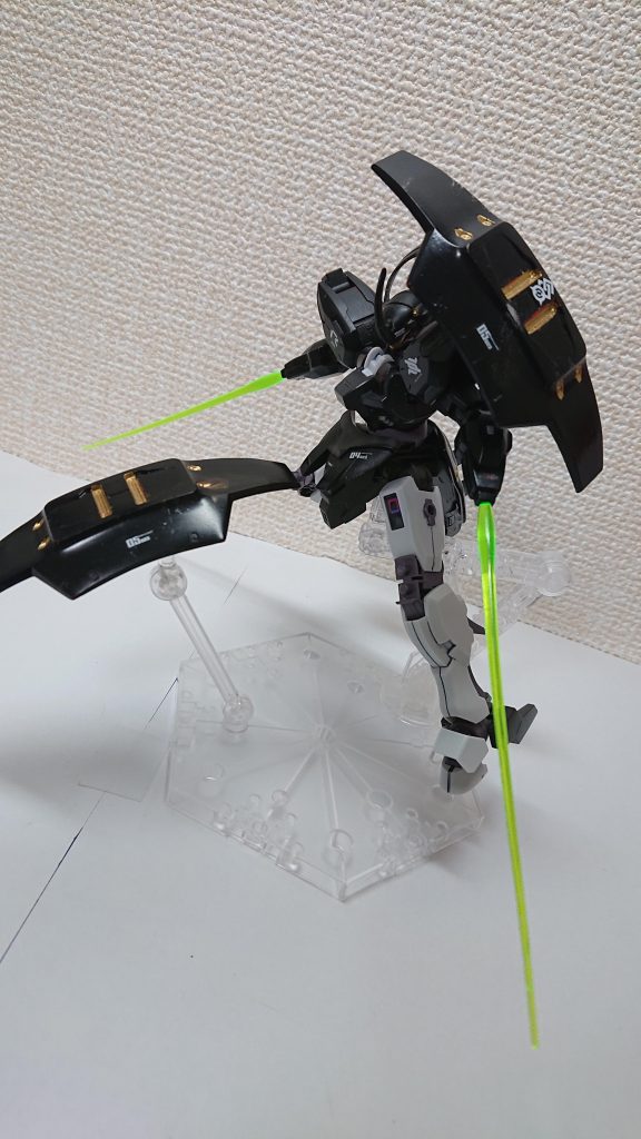 シールドビットは自分だけではなく、部隊の仲間も遠距離から守ることができる。