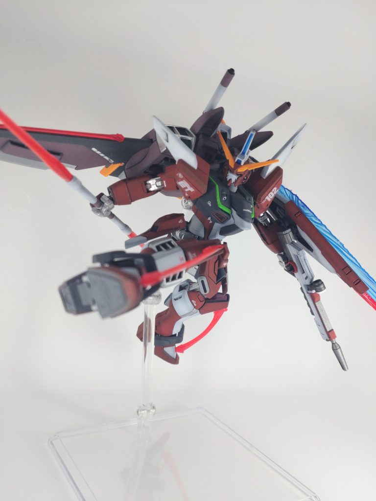 塗装ハゲが怖いのとポージングの絶望的なセンスの無さで何とも覇気のない蹴りですが、エフェクト全乗せショットです。