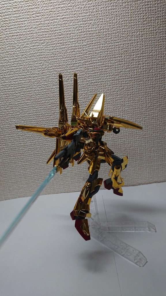 本編では確か使われなかったこの状態の武装。これ初めて見たときに「橘さんの武器!?」って思っちゃいましたwオデノカラダハボドボドダァ!