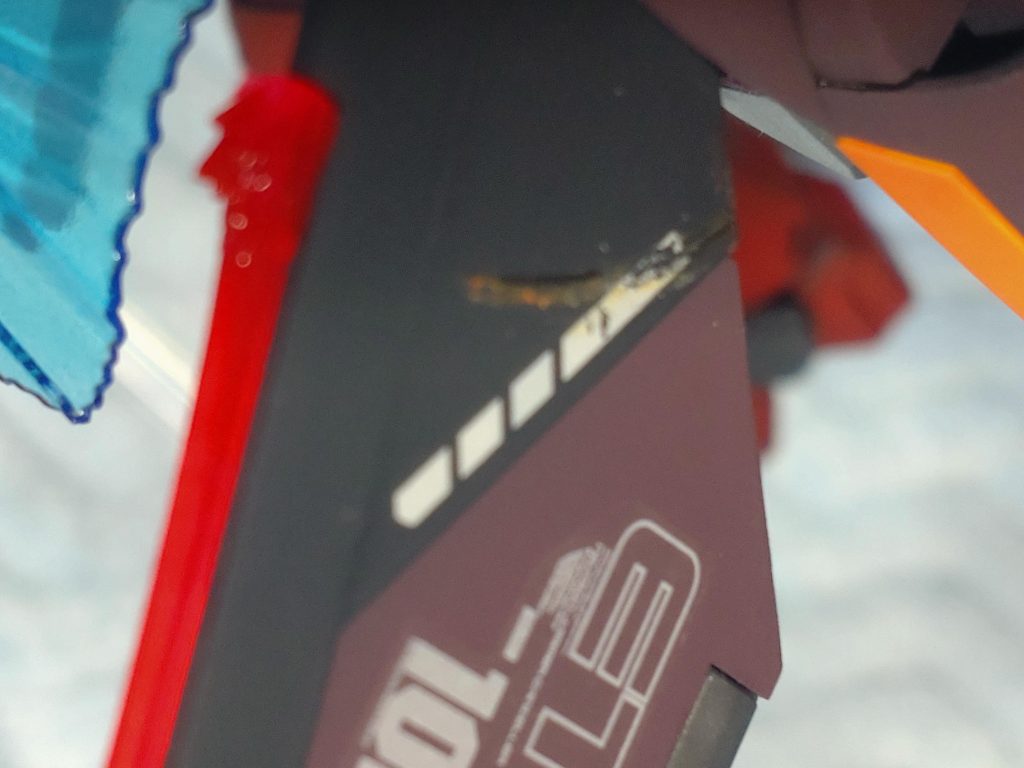 制作工程を完全に撮り忘れました。ファトムの羽根を展開したら見事にデカールと塗装が一撃で持ってかれました。仮組みしといてこのザマ…。クリアランスの確保が如何に大事かを学んだので以後の教訓にします…。実ははこの作品の前にも10体程制作したものがあり、制作時系列とは異なりますが順次公開していくつもりです。最初の方は素組み+ウェザリング程度ですが、途中から全塗装をし出します。一応1体ごとに課題を決めて作成していってます。ちょこちょこレベルアップしていってはいる…のか…？ご覧頂き有難う御座いました。