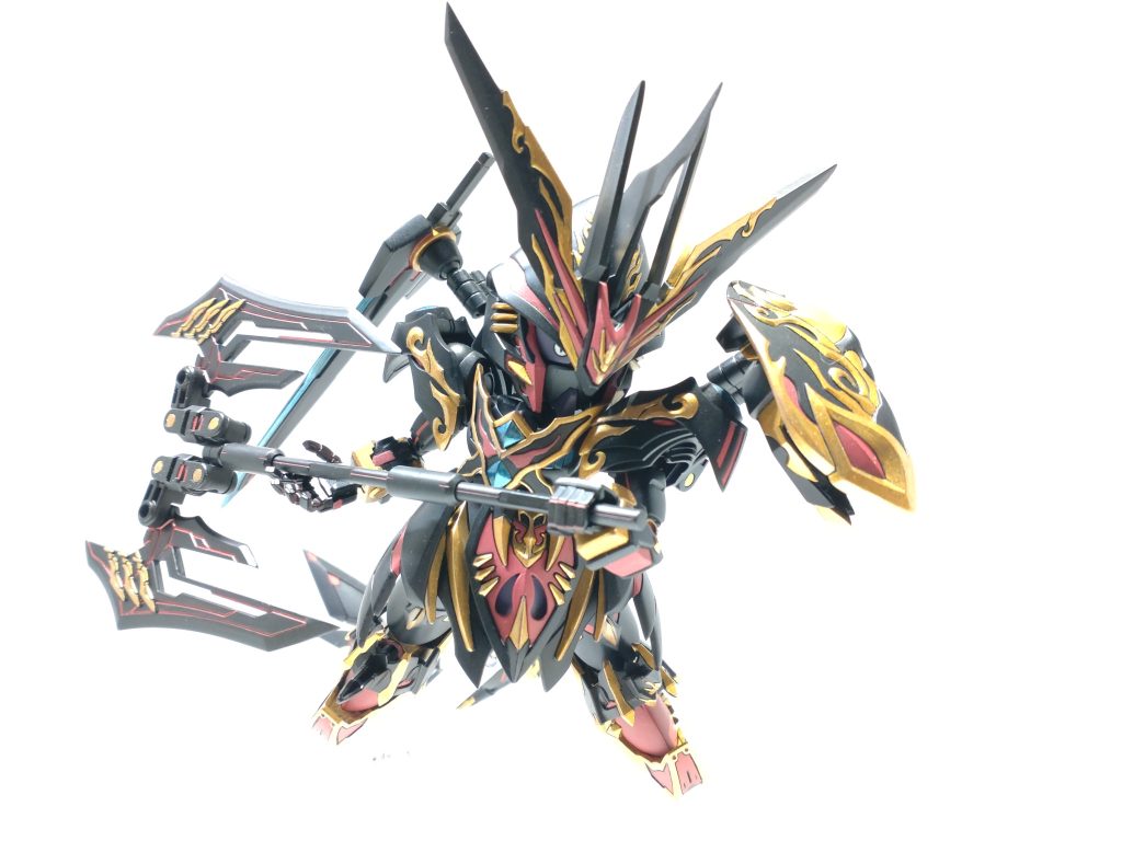 ウィングパーツは柄のパーツ部分を差し替えて、大型斧or片手斧として装備できます。