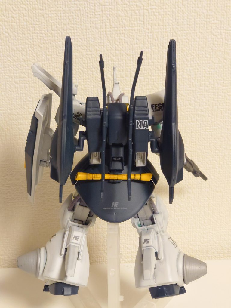 放熱フィンはブレードタイプにし動き回るだけでブレードから放熱する簡単設計。