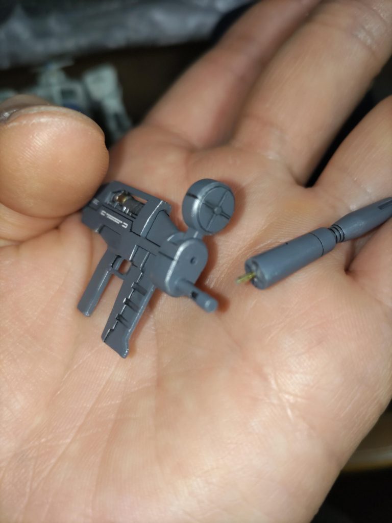 ビームライフルはところどころ分割して肉抜き穴等処理してます🛠️