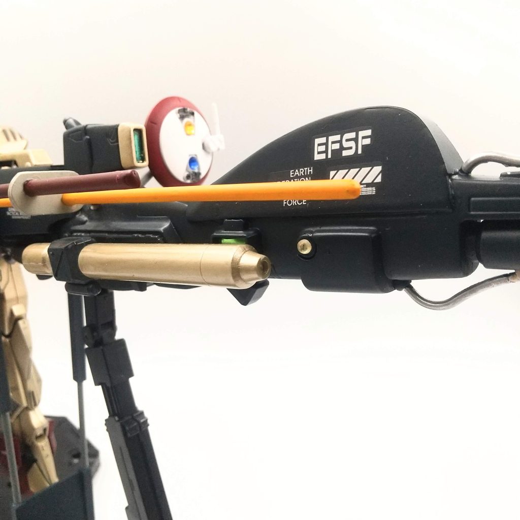 バズーカ先端のやや丸い部分をプラ板で制作追加。