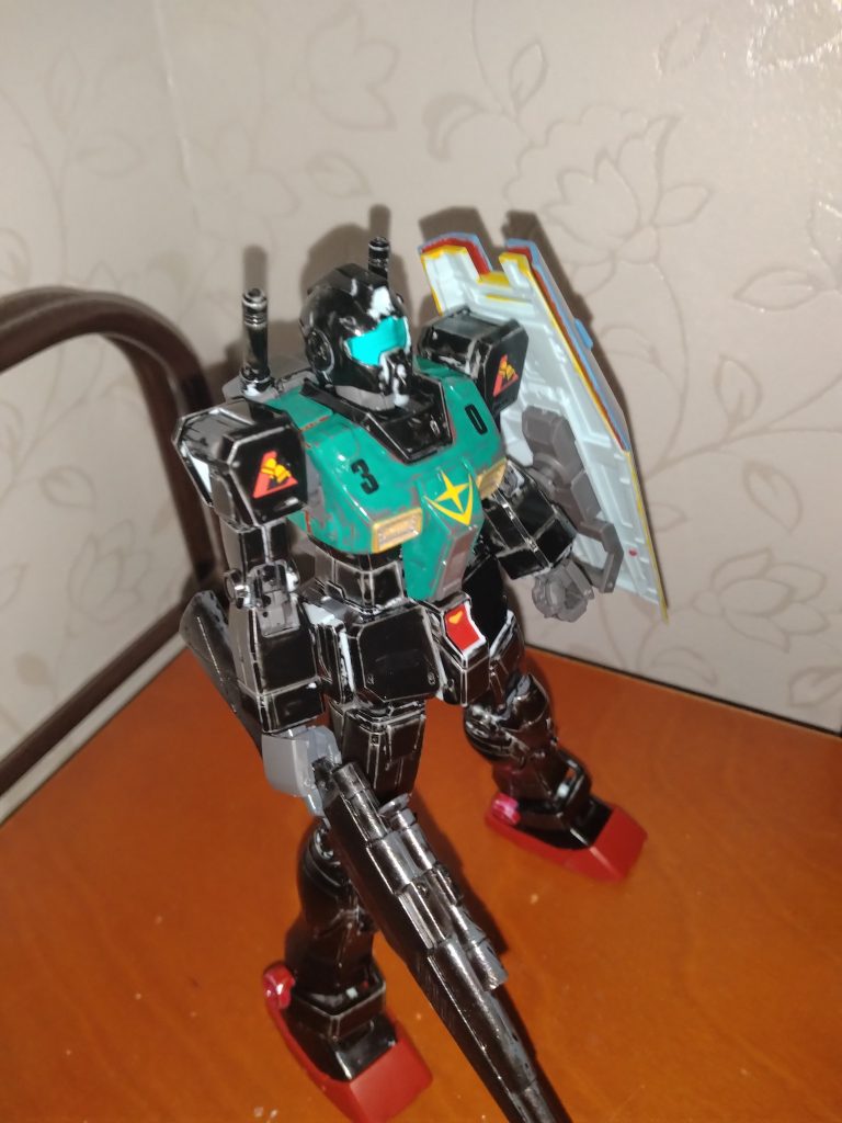 親友の機体の形見のスナイパーライフルを片手に多くのジオン兵を倒してきた。