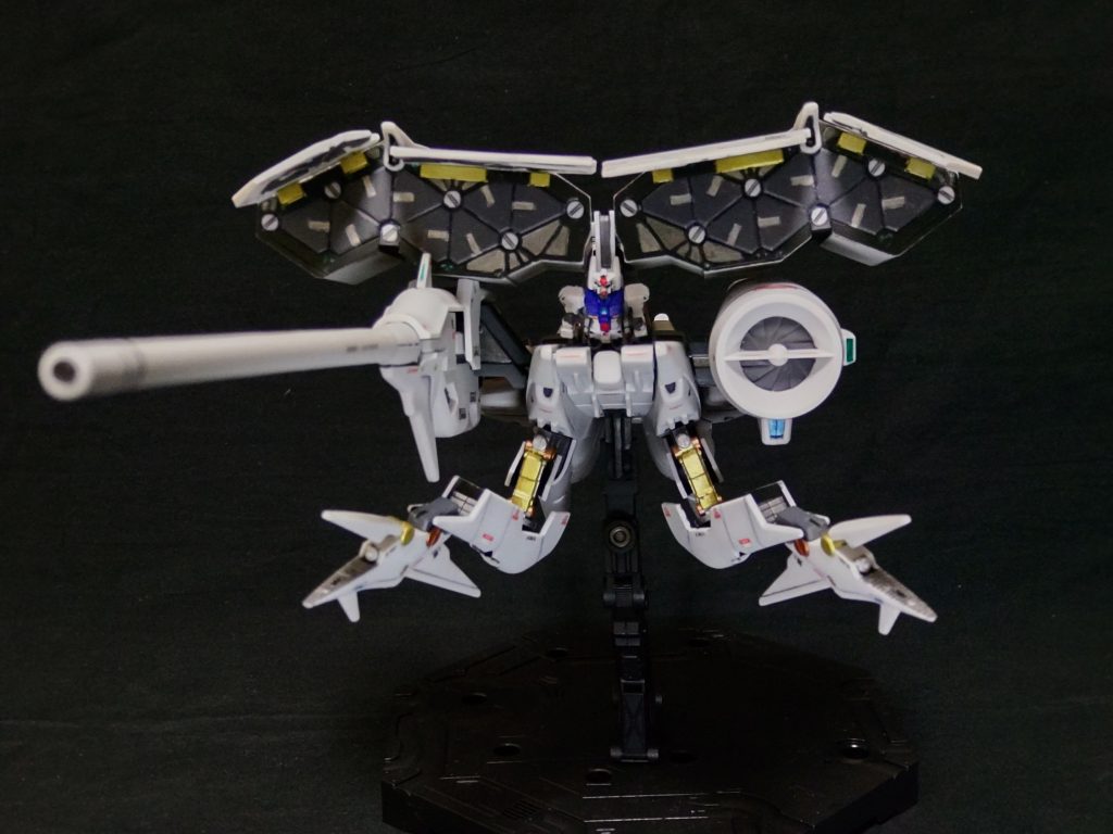 ウェポンコンテナ、フルオープン、大型クローアーム展開。コンテナ内部塗り分け苦労しました。この写真を撮るために年越しになりました。