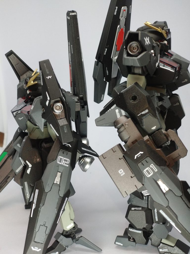 今回は作成途中体調崩したり2体同時作成でパニクったりで正直雑な仕上がりになってしまいました。反省。ネタ込みで見てくださってありがとうございました!