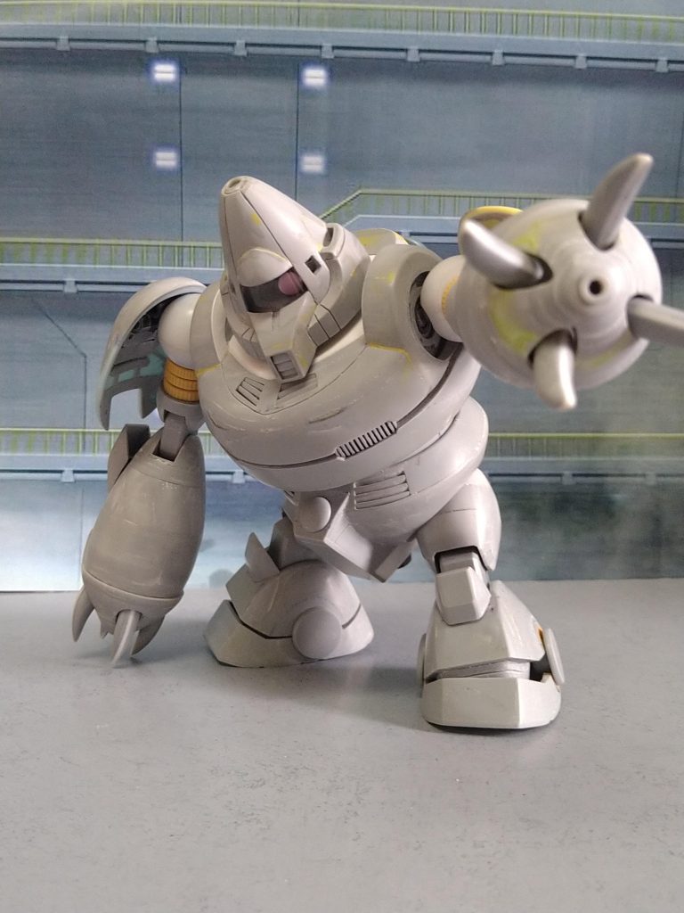 本当に長々と申し訳ございません…😅💦とりあえずこれで何とか形になり後はもう少し丁寧にヤスリがけ…表面処理を行い仕上げて…😚工作完了の『決めポーズ!!😆』.…でございます…🤗途中、私生活での都合で、制作自体ストップ😭なんて事もございましたが、〘制作〙だけで言いますととてもスムーズで…🤗…私まだお肌スベスベ小学生の頃…図工の時間……🙄絵を書いたり、彫刻するよりも、工作の時間が1番好きでございました…🤗…と言う事で、今回の方法は私にとても合っている制作方法だと思いました!😆