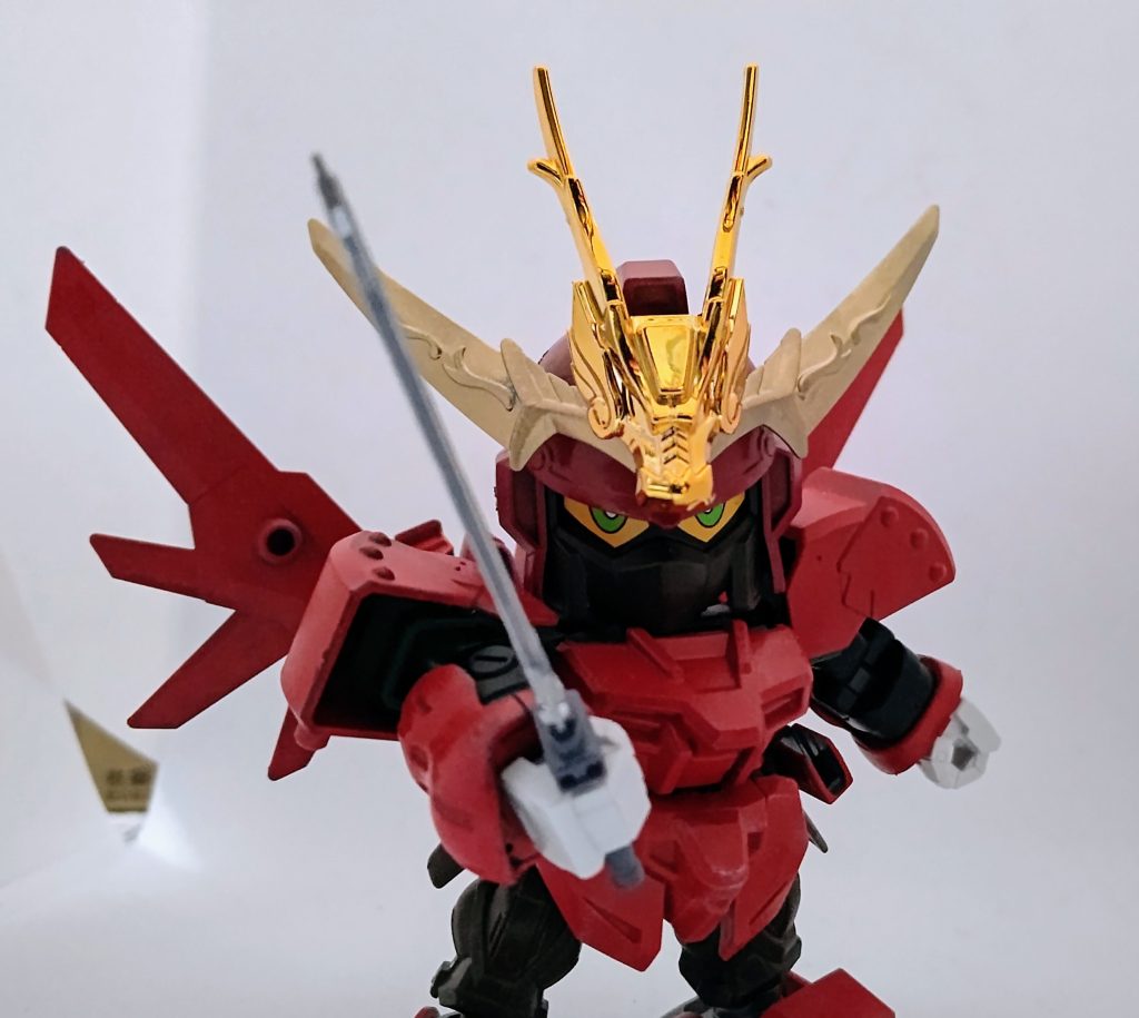 色々組み合わせたら、武者でもなく、騎士でもなく、コマンドないBB戦士ができました(笑)。かつて海賊版を許さないキャンペーンがSD界隈にあったので(今でもあるはず)、自分も参加したかったと思いで、ブートレグハンターと名付けました。