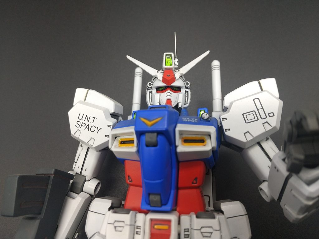 メインカメラ横のアンテナは確かWAVEのパーツと真鍮線の組み合わせ。