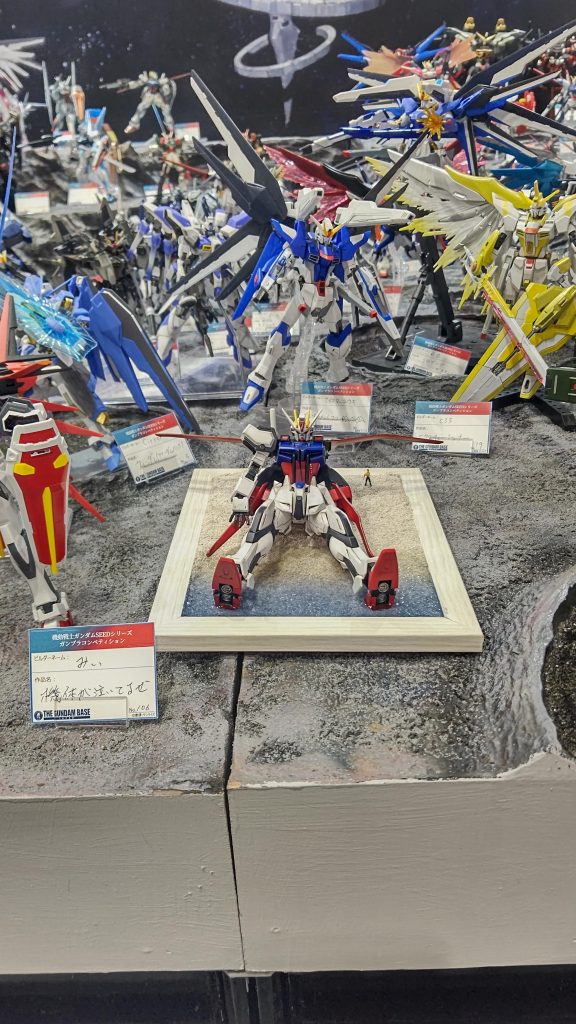 そして、ガンダムベースに展示してもらいました。場所たくさんとってしまいスミマセン💦でも、あのマイスターユウキさんの作品の近くで大興奮でしたwこの後、GBWCの優勝者の方たちの作品みて全然作り込みが足りないなぁと痛感しましたけどね(苦笑)