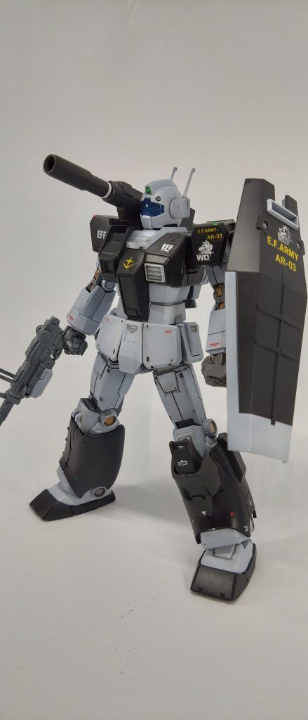 使用したキット　プレバンジムキャノン空間用で足の装甲はHGガンキャノンククルス・ドアン版の足を使用しました。