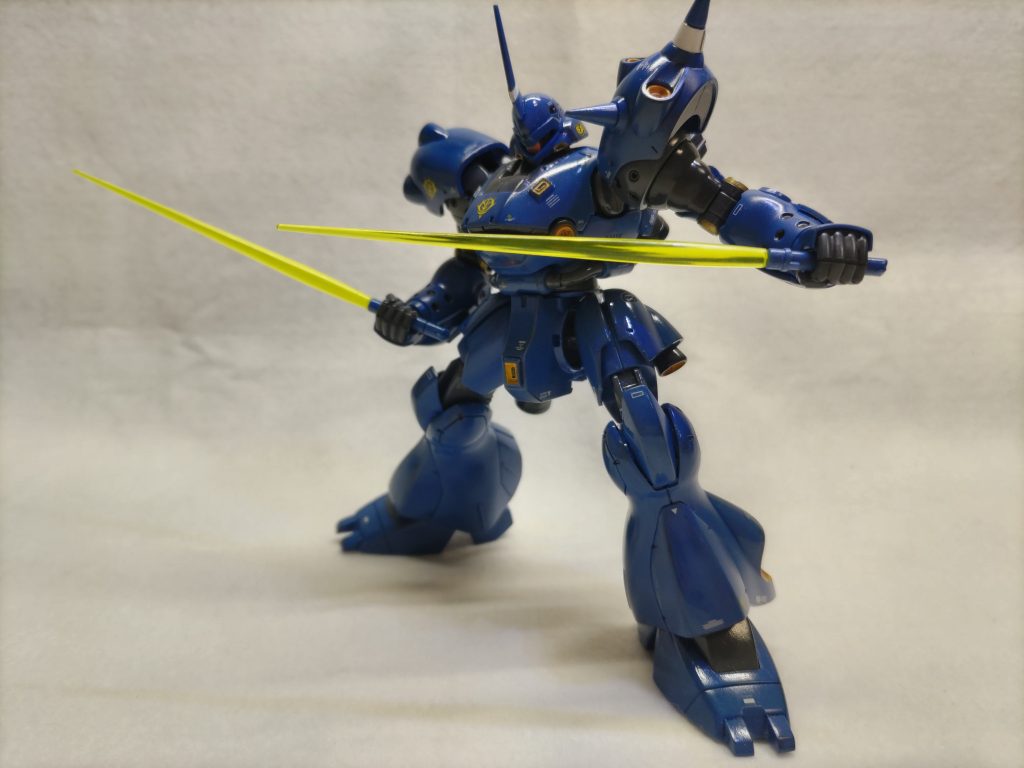 サーベルがなんか短い。